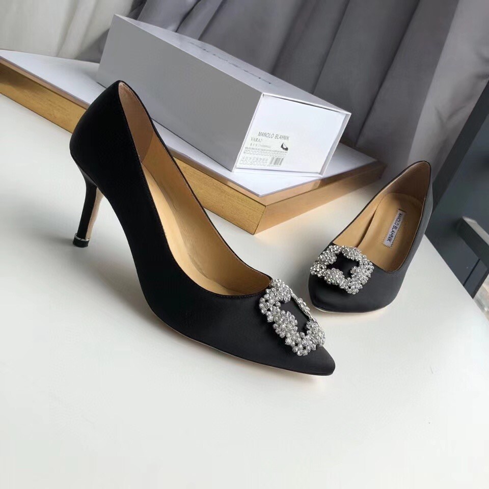 Manolo Blahnik Black Satin Hangisi 70mm Pumps