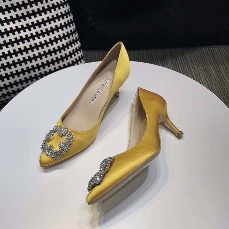 Manolo Blahnik Yellow Satin Hangisi 70mm Pumps