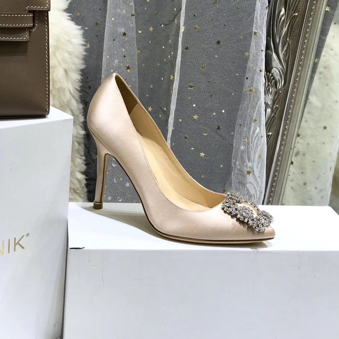 Manolo Blahnik Champagne Satin Hangisi 105mm Pumps