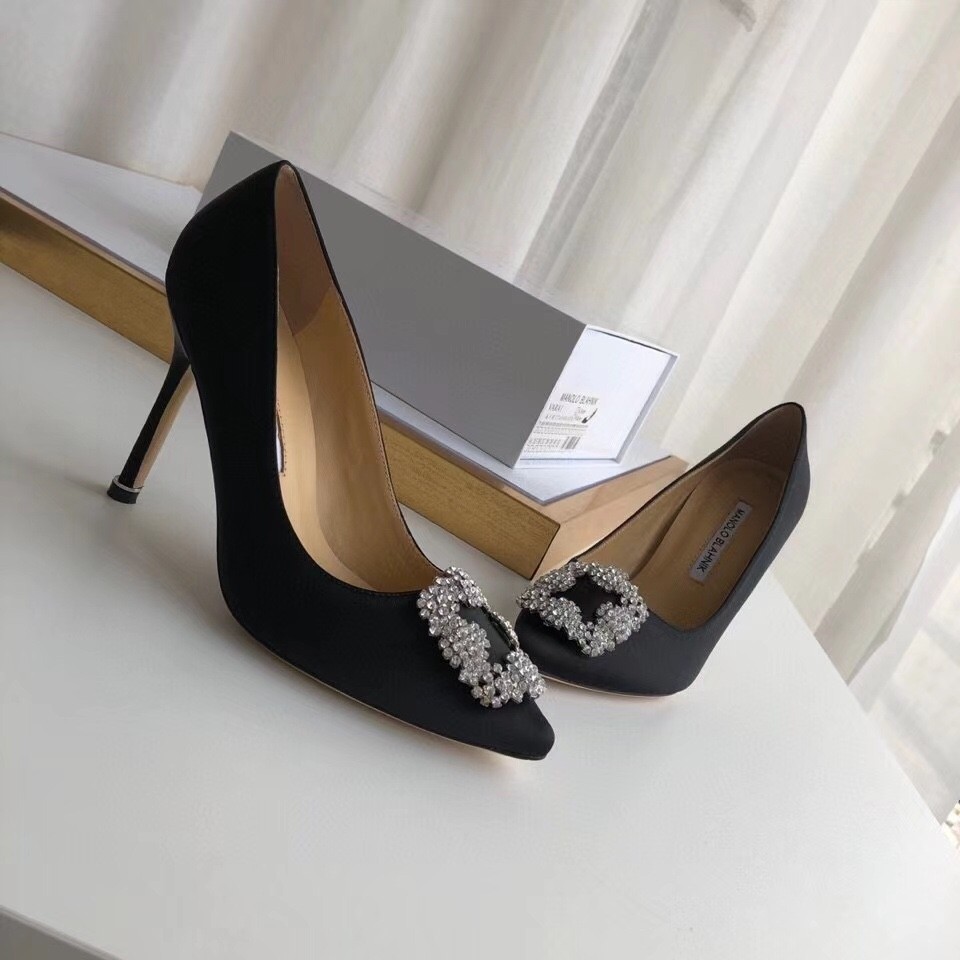 Manolo Blahnik Black Satin Hangisi 105mm Pumps