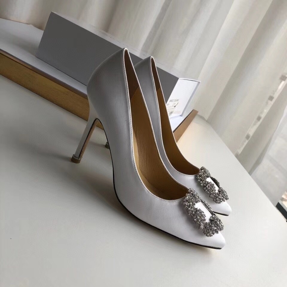 Manolo Blahnik White Satin Hangisi 105mm Pumps