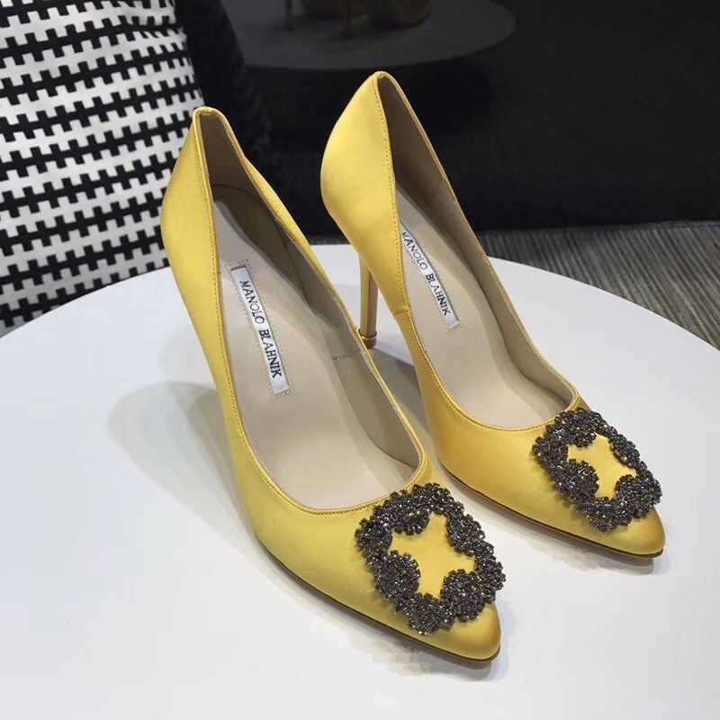 Manolo Blahnik Yellow Satin Hangisi 105mm Pumps