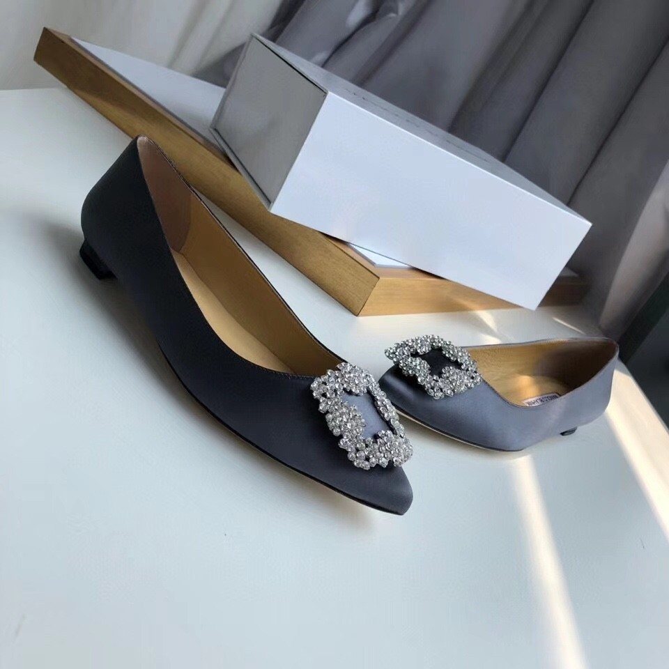 Manolo Blahnik Hangisi Flats In Navy Blue Satin