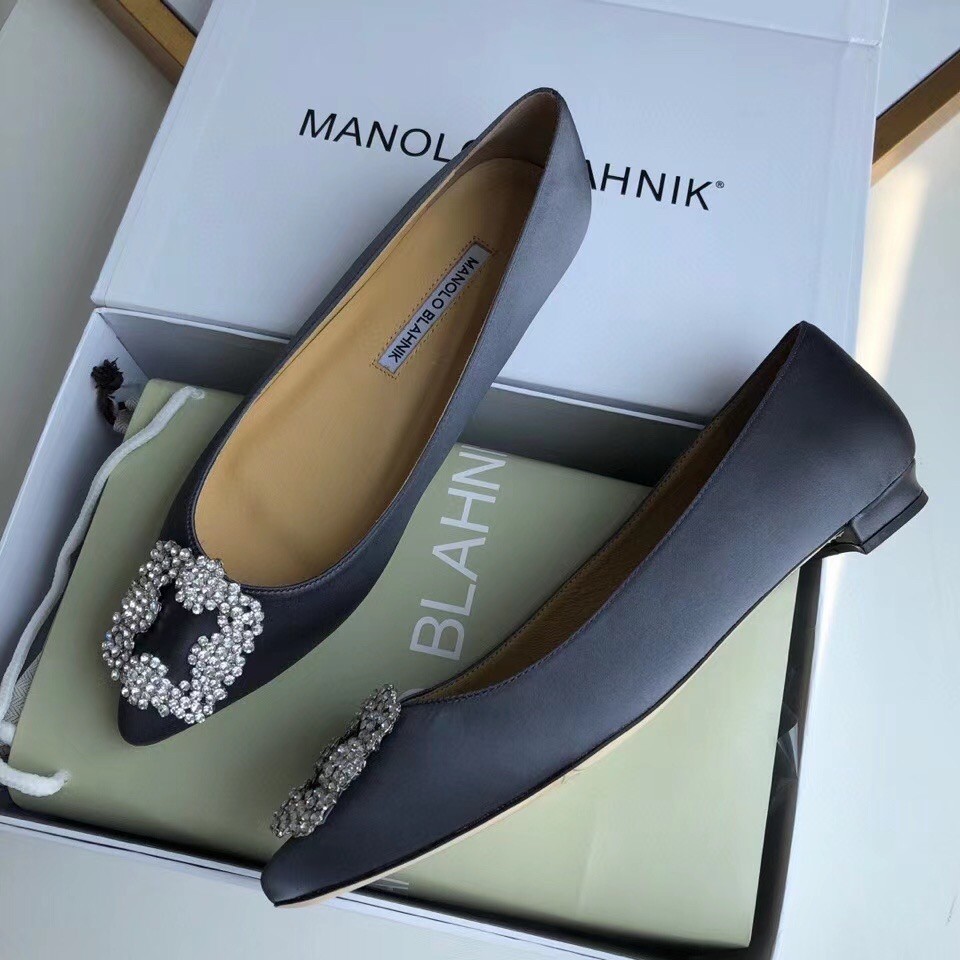 Manolo Blahnik Hangisi Flats In Navy Blue Satin