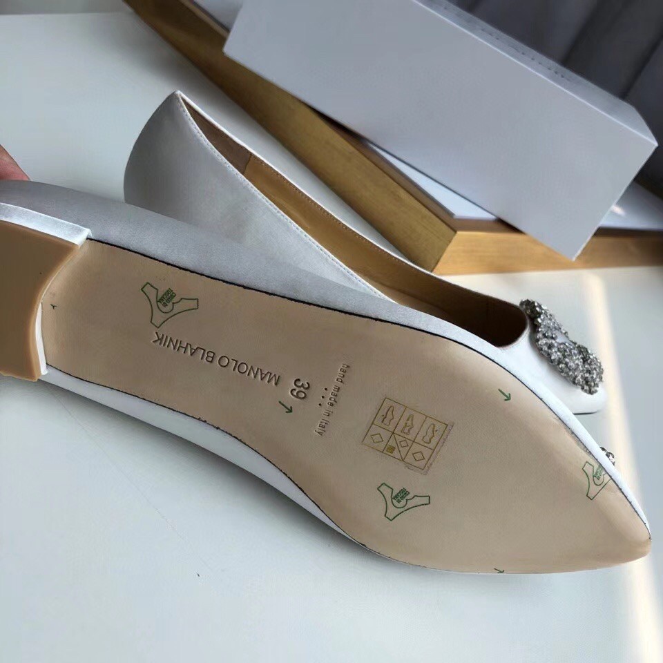 Manolo Blahnik Hangisi Flats In White Satin