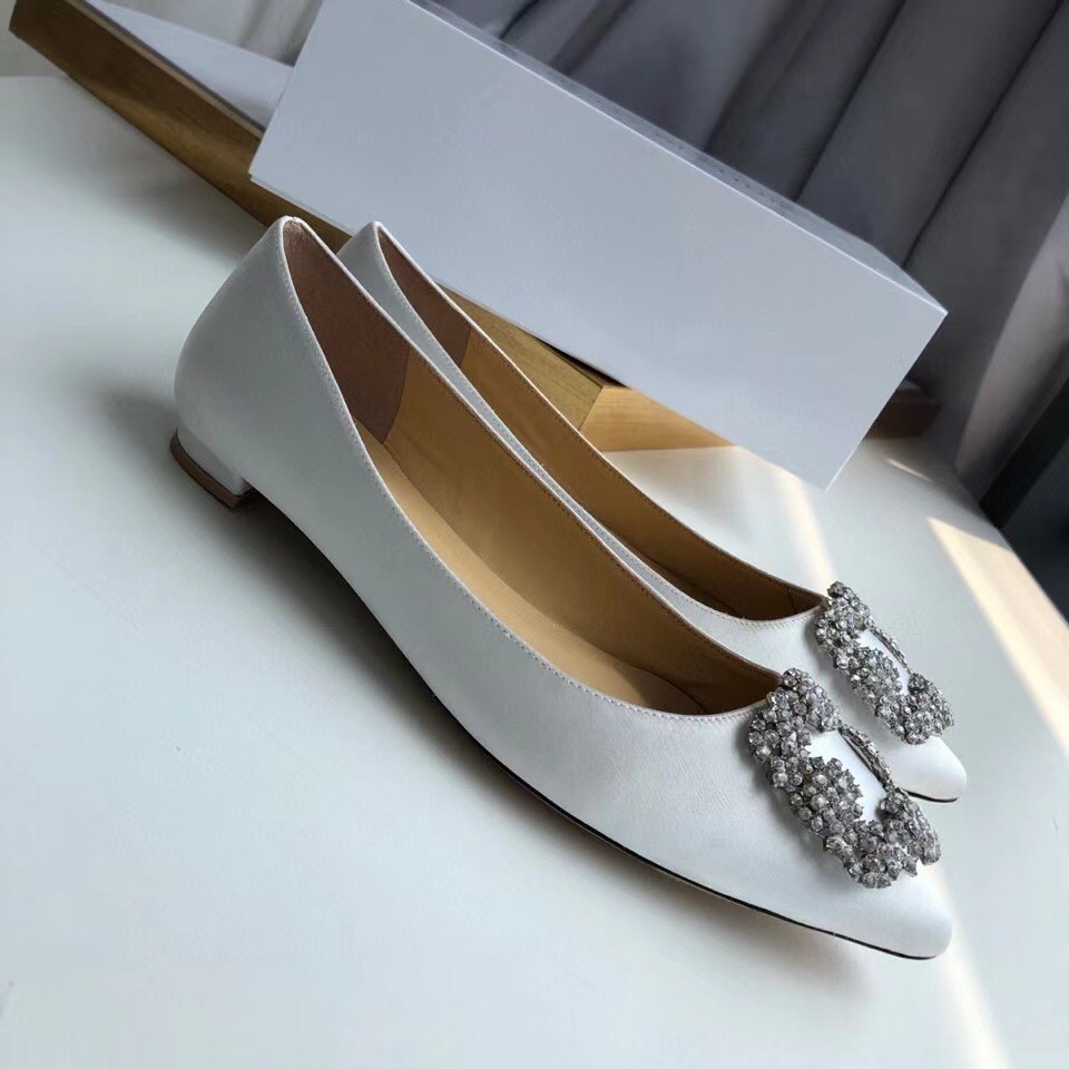 Manolo Blahnik Hangisi Flats In White Satin