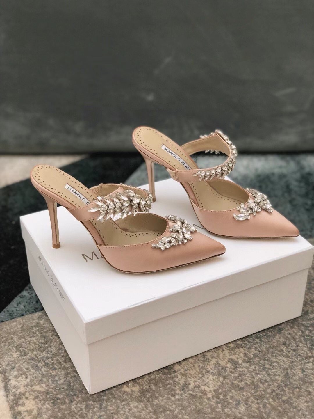 Manolo Blahnik Lurum 90mm Mules In Nude Satin With Crystal