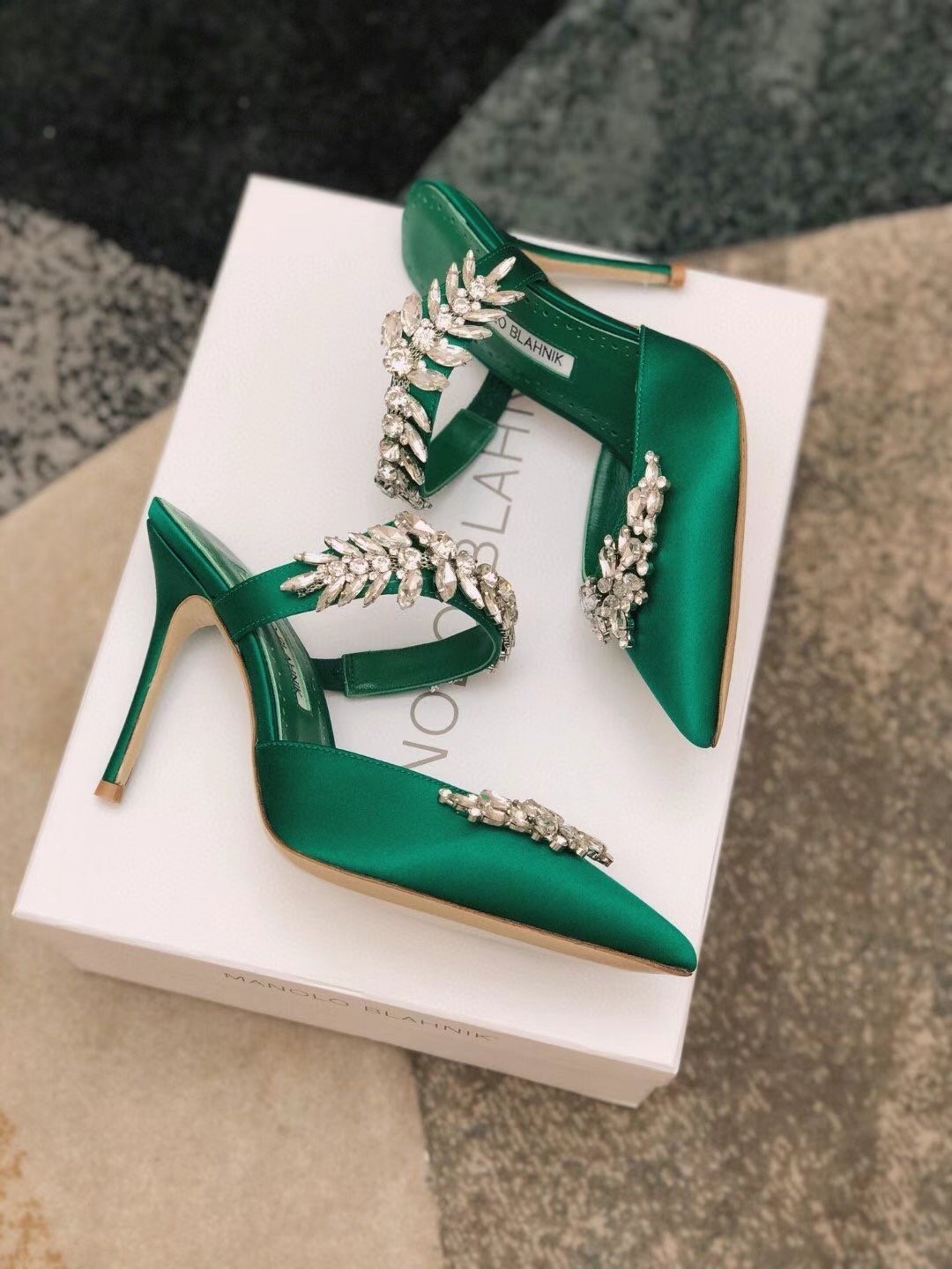 Manolo Blahnik Lurum 90mm Mules In Green Satin With Crystal