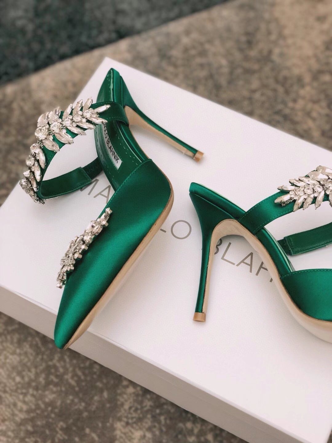 Manolo Blahnik Lurum 90mm Mules In Green Satin With Crystal