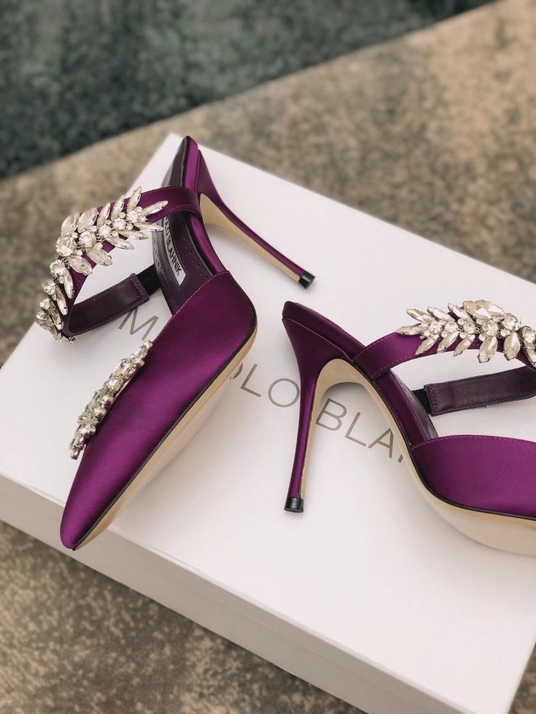 Manolo Blahnik Lurum 90mm Mules In Purple Satin With Crystal