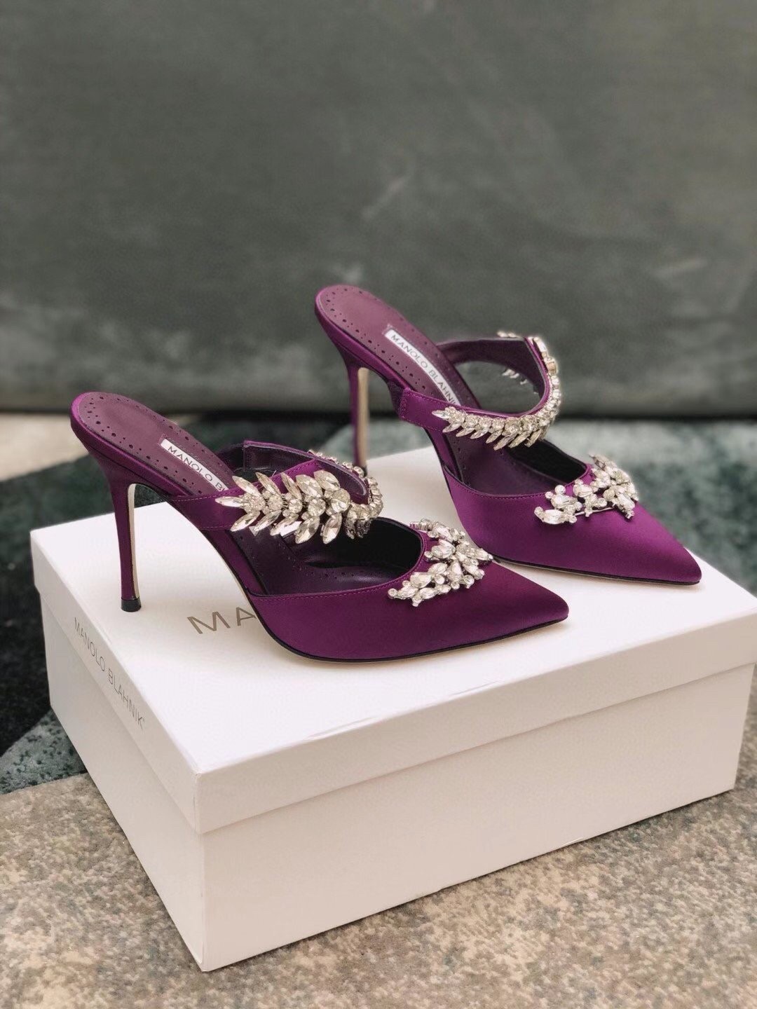 Manolo Blahnik Lurum 90mm Mules In Purple Satin With Crystal