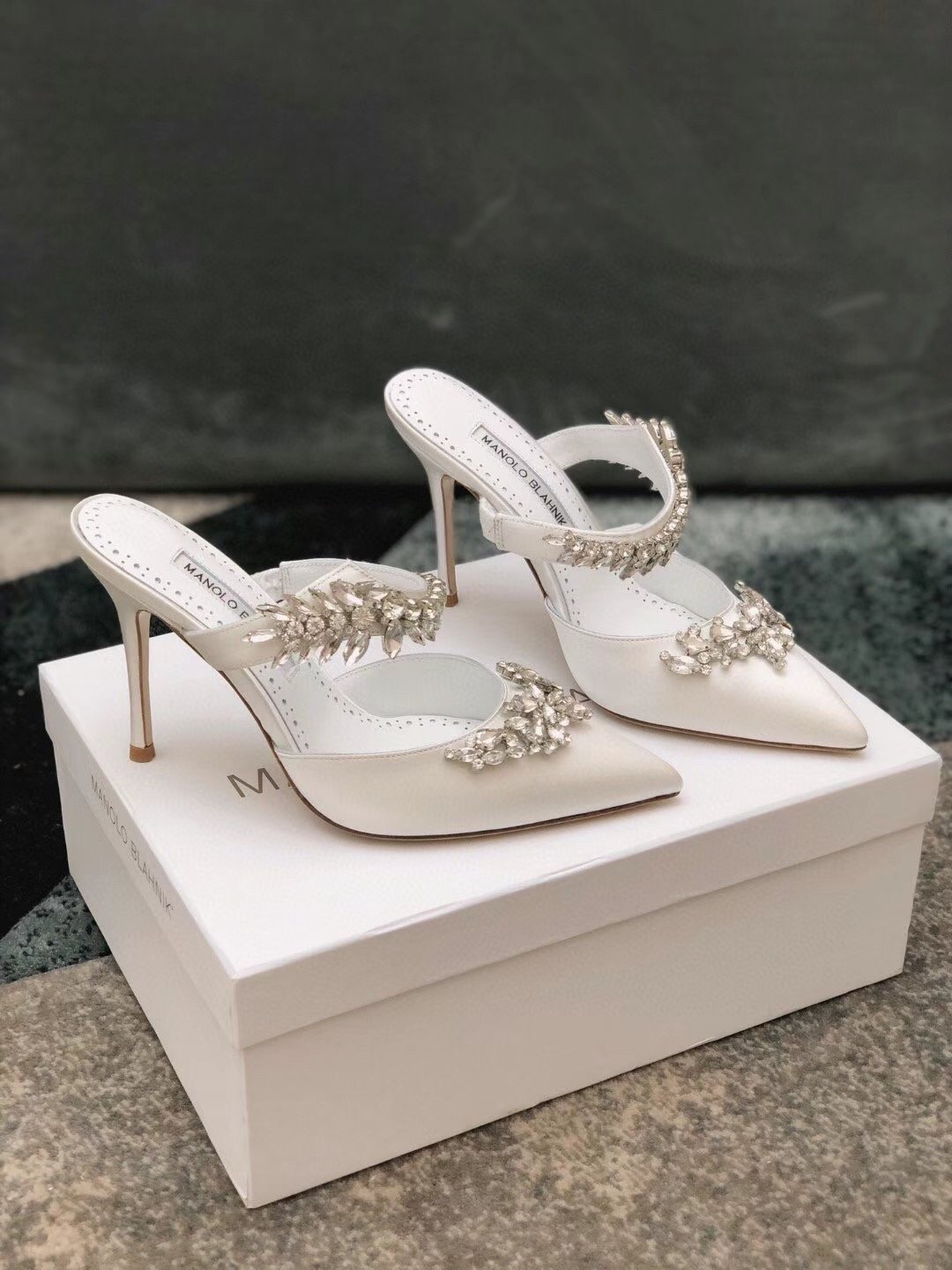 Manolo Blahnik Lurum 90mm Mules In White Satin With Crystal