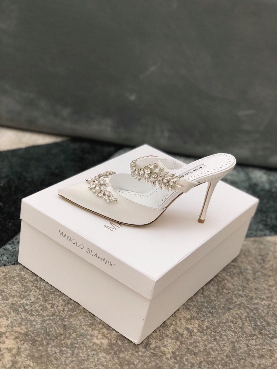 Manolo Blahnik Lurum 90mm Mules In White Satin With Crystal