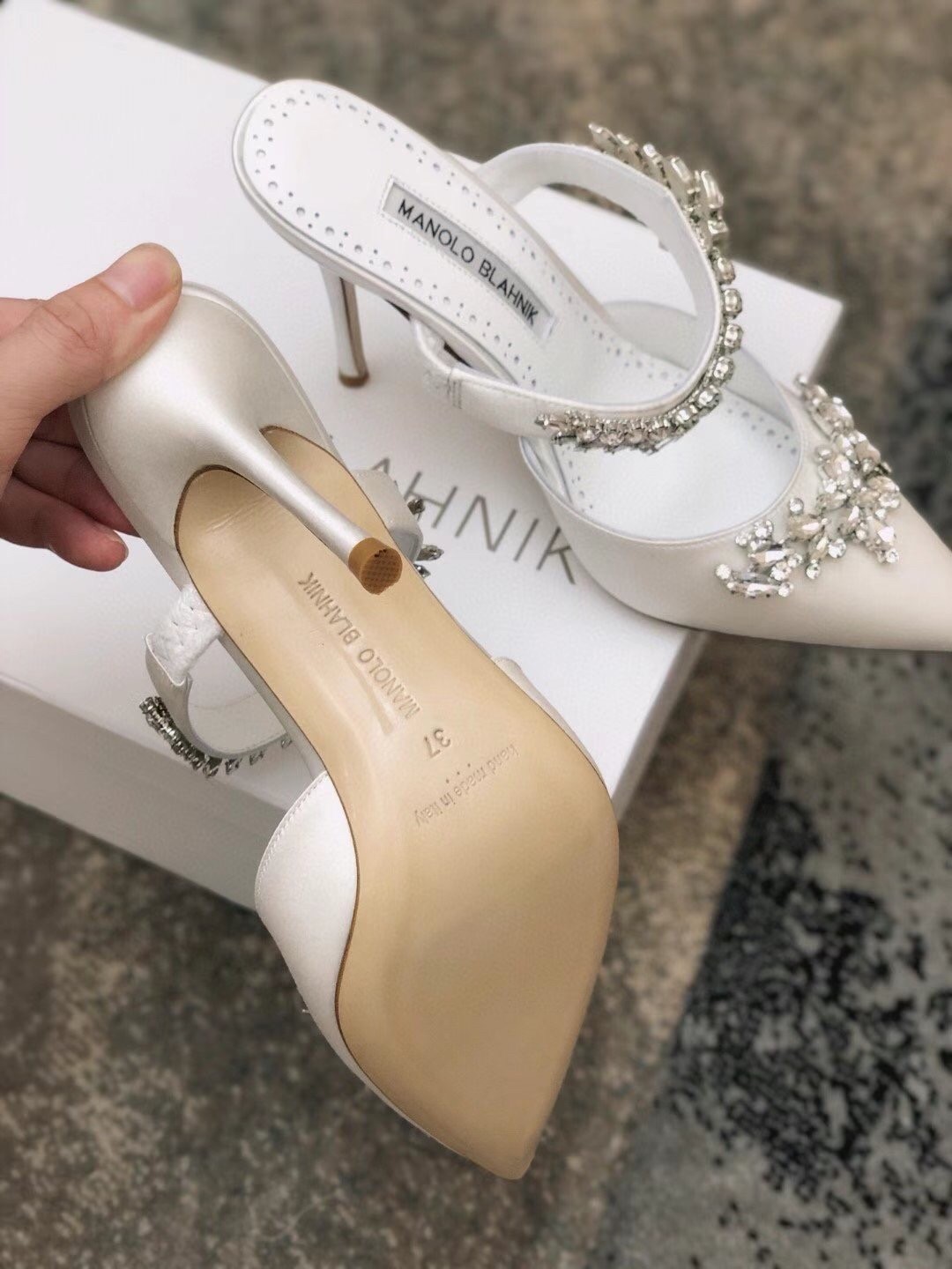 Manolo Blahnik Lurum 90mm Mules In White Satin With Crystal