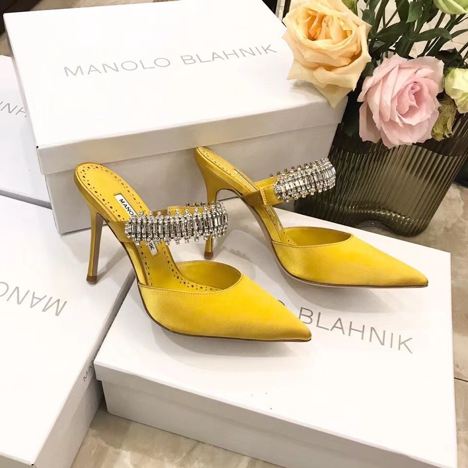 Manolo Blahnik Lutara Crystal 90mm Mules In Yellow Satin