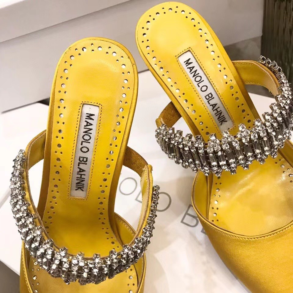 Manolo Blahnik Lutara Crystal 90mm Mules In Yellow Satin