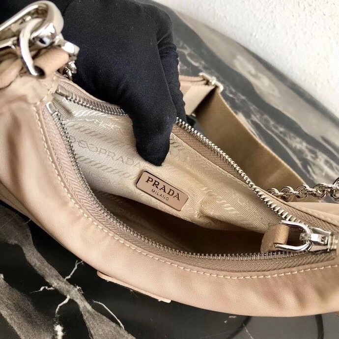 Prada Re-Edition 2005 Shoulder Bag In Beige Nylon