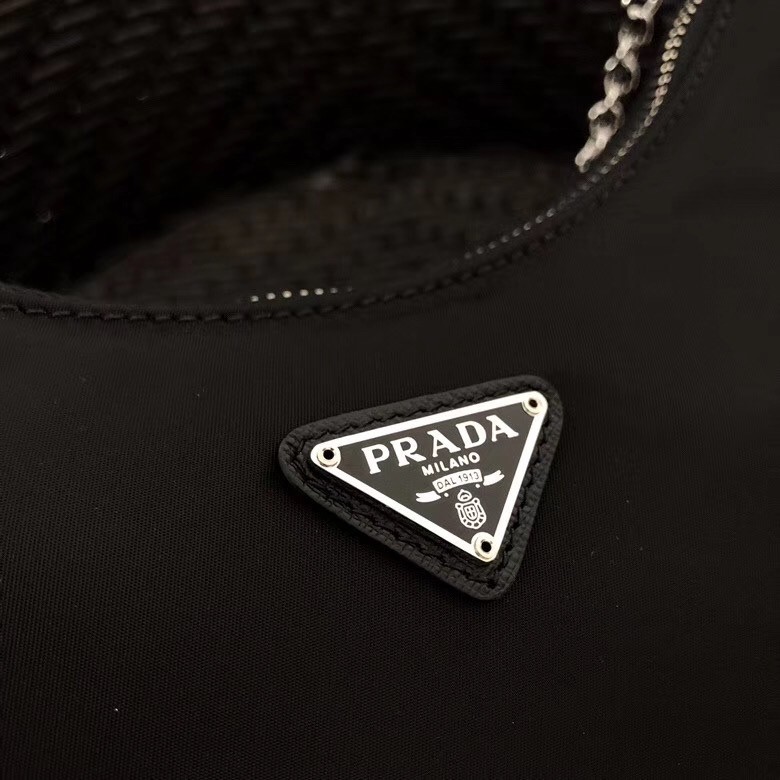 Prada Re-Edition 2005 Shoulder Bag In Black Nylon