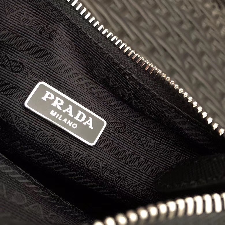 Prada Re-Edition 2005 Shoulder Bag In Black Nylon