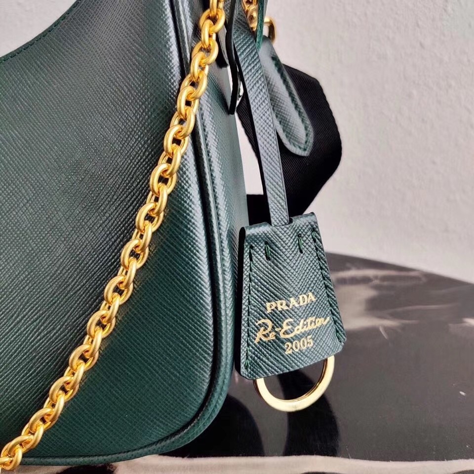 Prada Re-Edition 2005 Shoulder Bag In Green Saffiano Leather