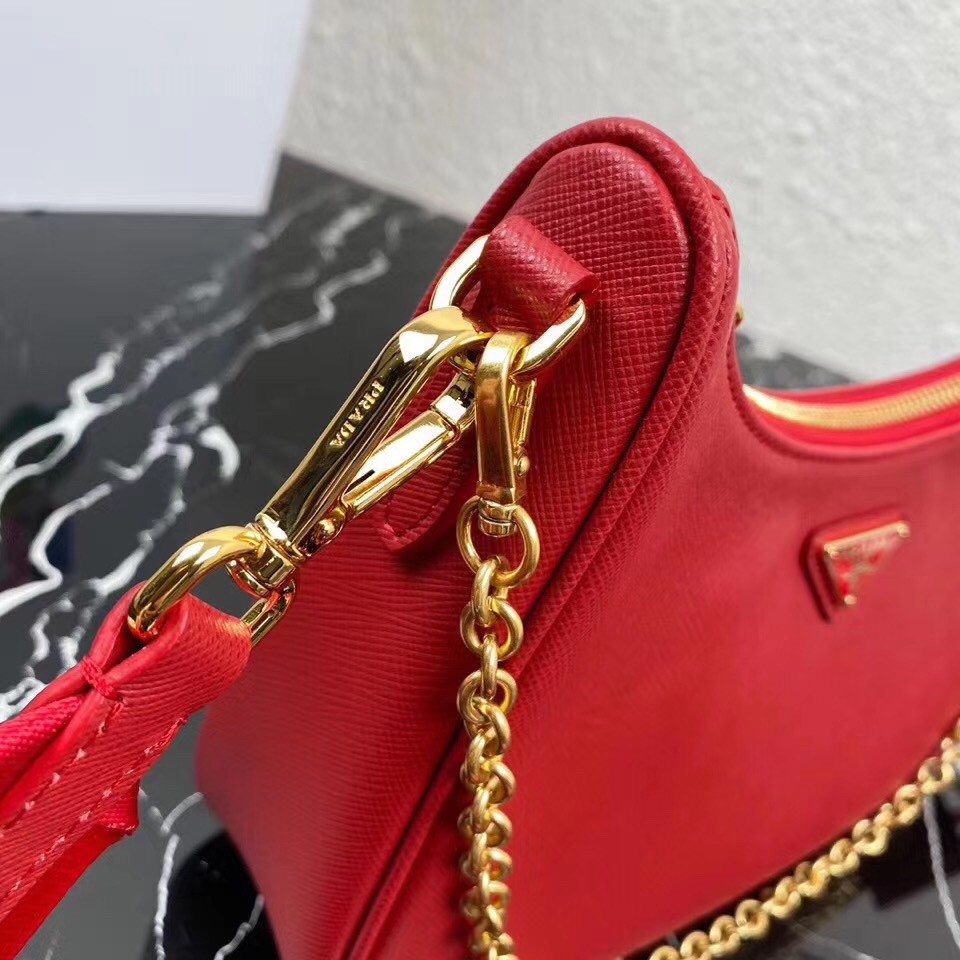 Prada Re-Edition 2005 Shoulder Bag In Red Saffiano Leather