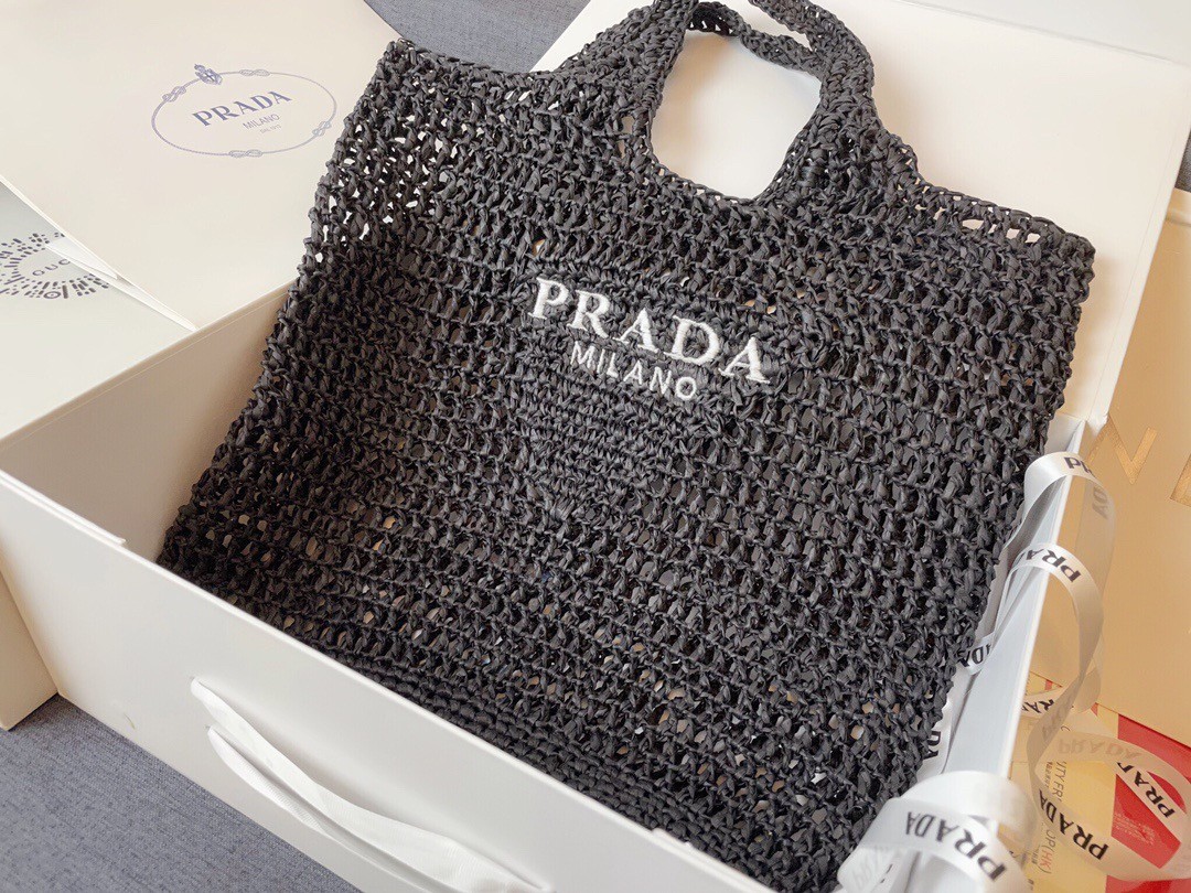 Prada Large Tote Bag In Black Raffia