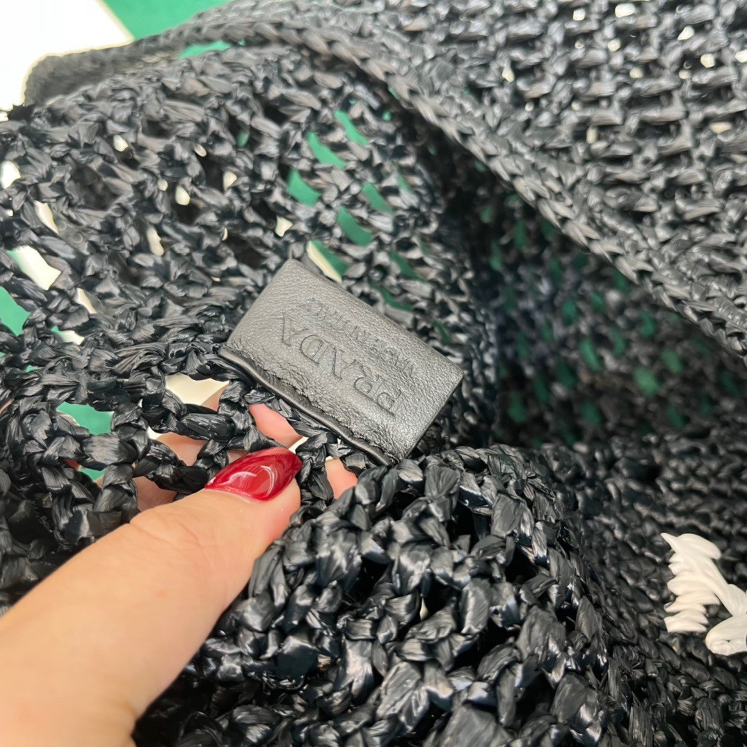 Prada Large Tote Bag In Black Raffia