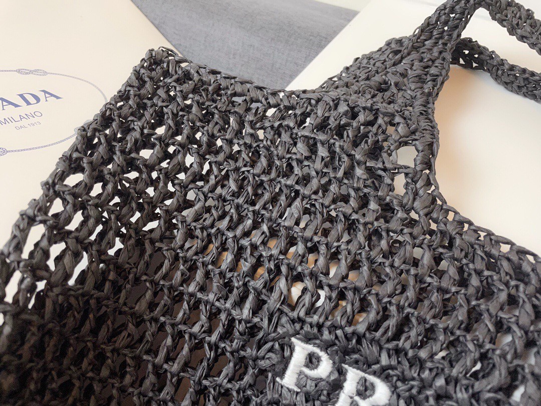 Prada Large Tote Bag In Black Raffia