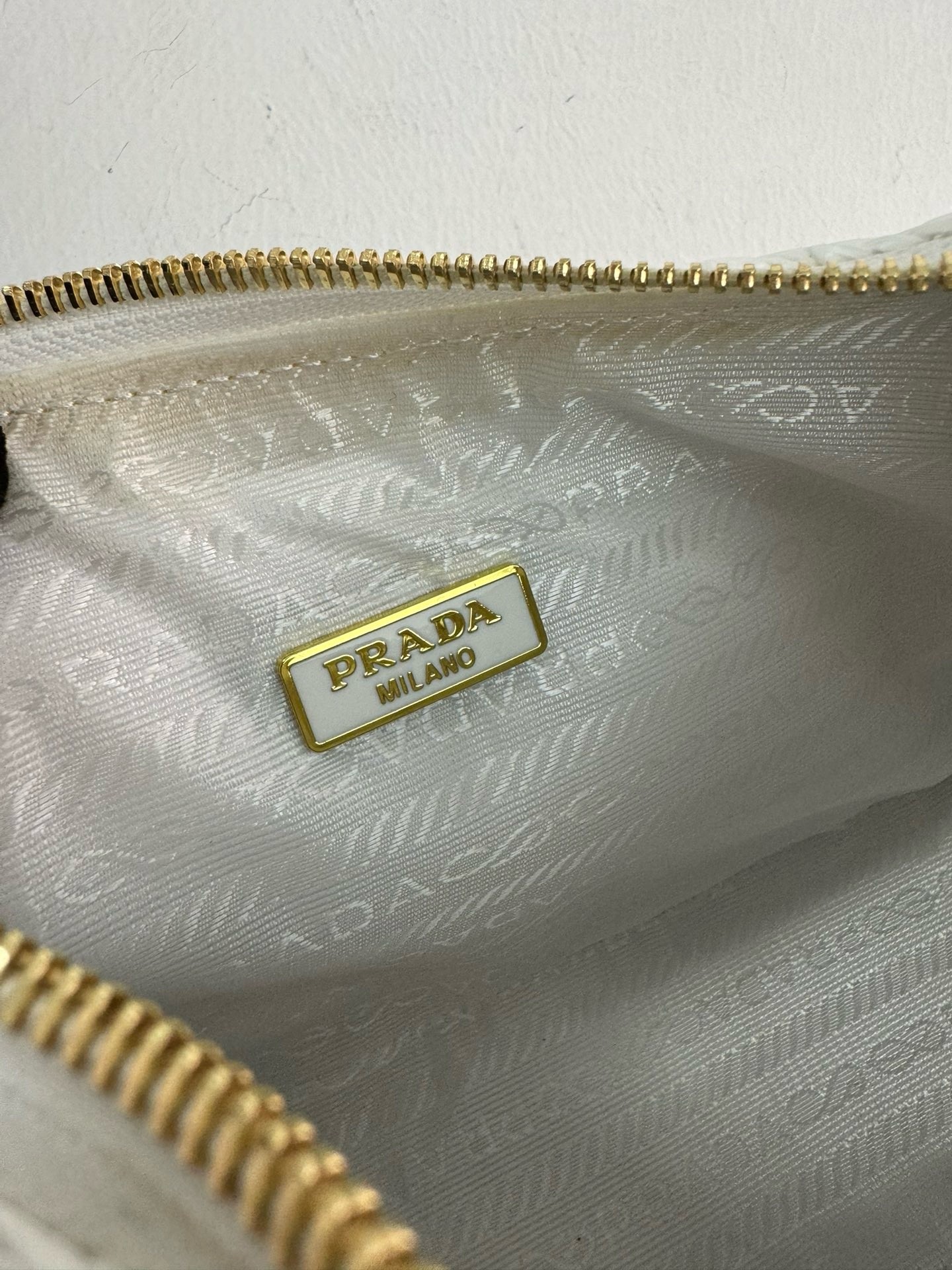 Prada Re-Edition 2005 Crochet Bag in White Raffia