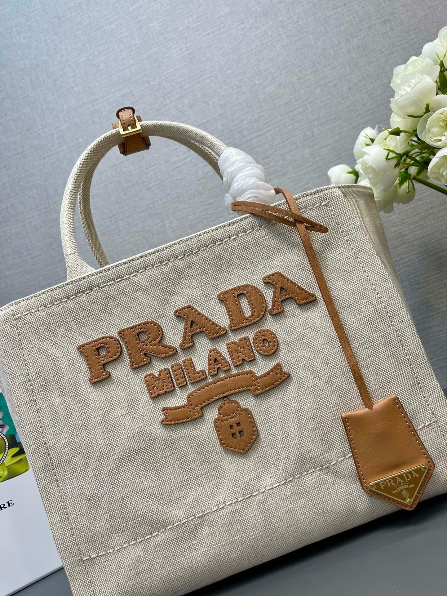 Prada Medium Blend Tote Bag in Linen