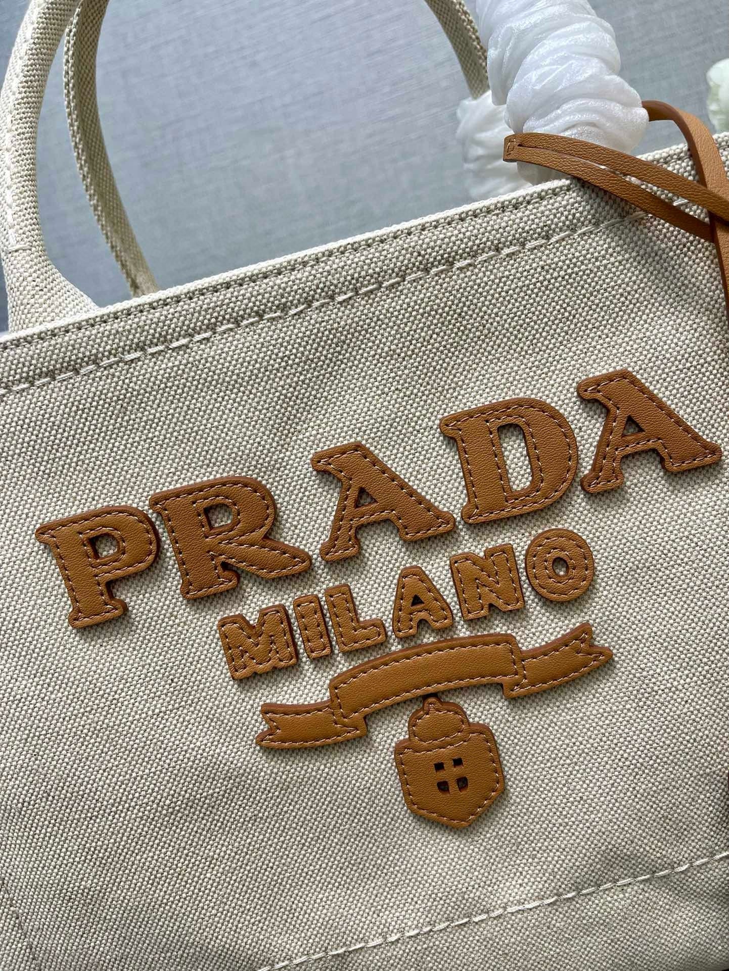 Prada Medium Blend Tote Bag in Linen