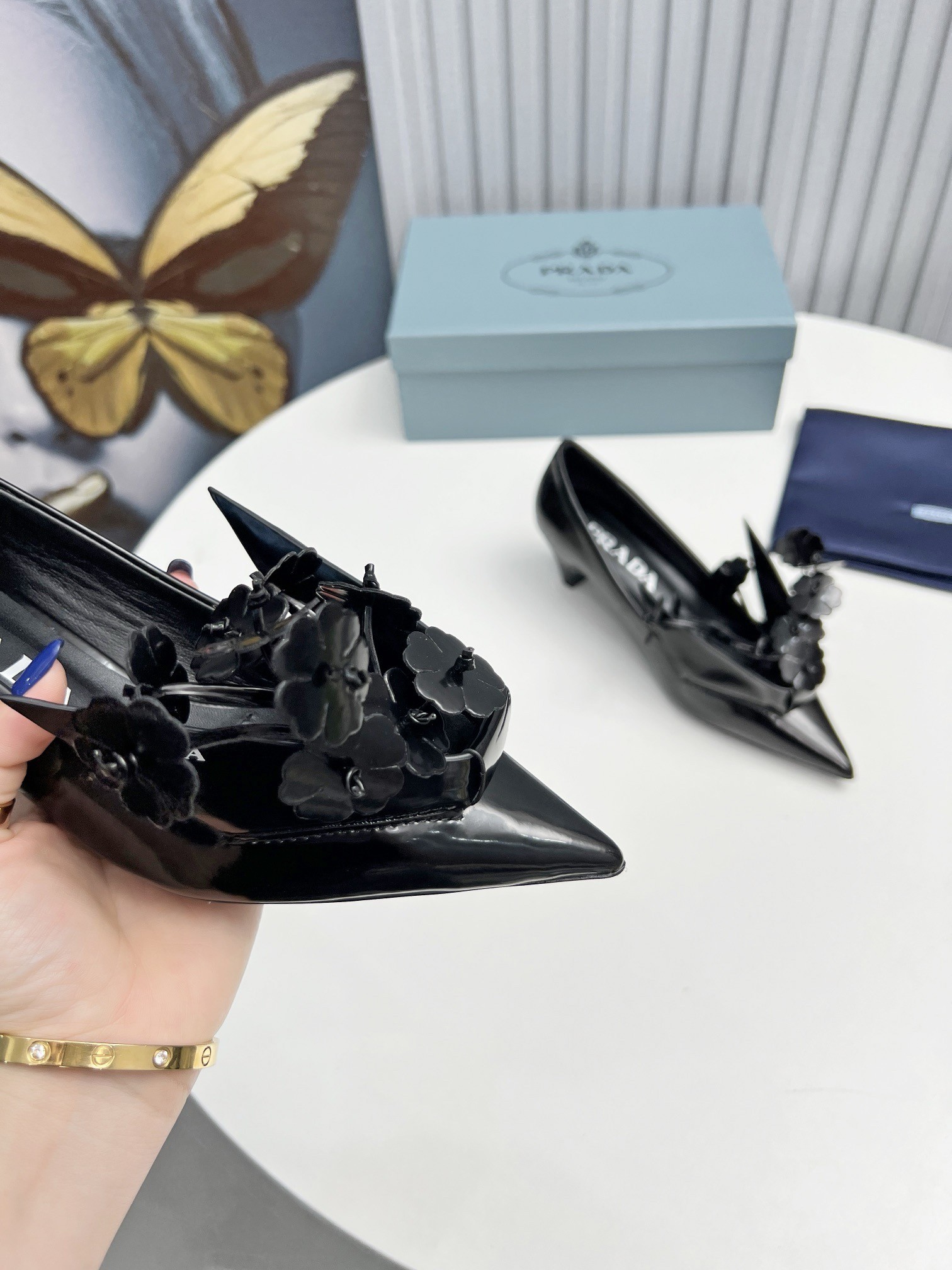 Prada Pumps 45mm in Black Leather with Floral Appliques