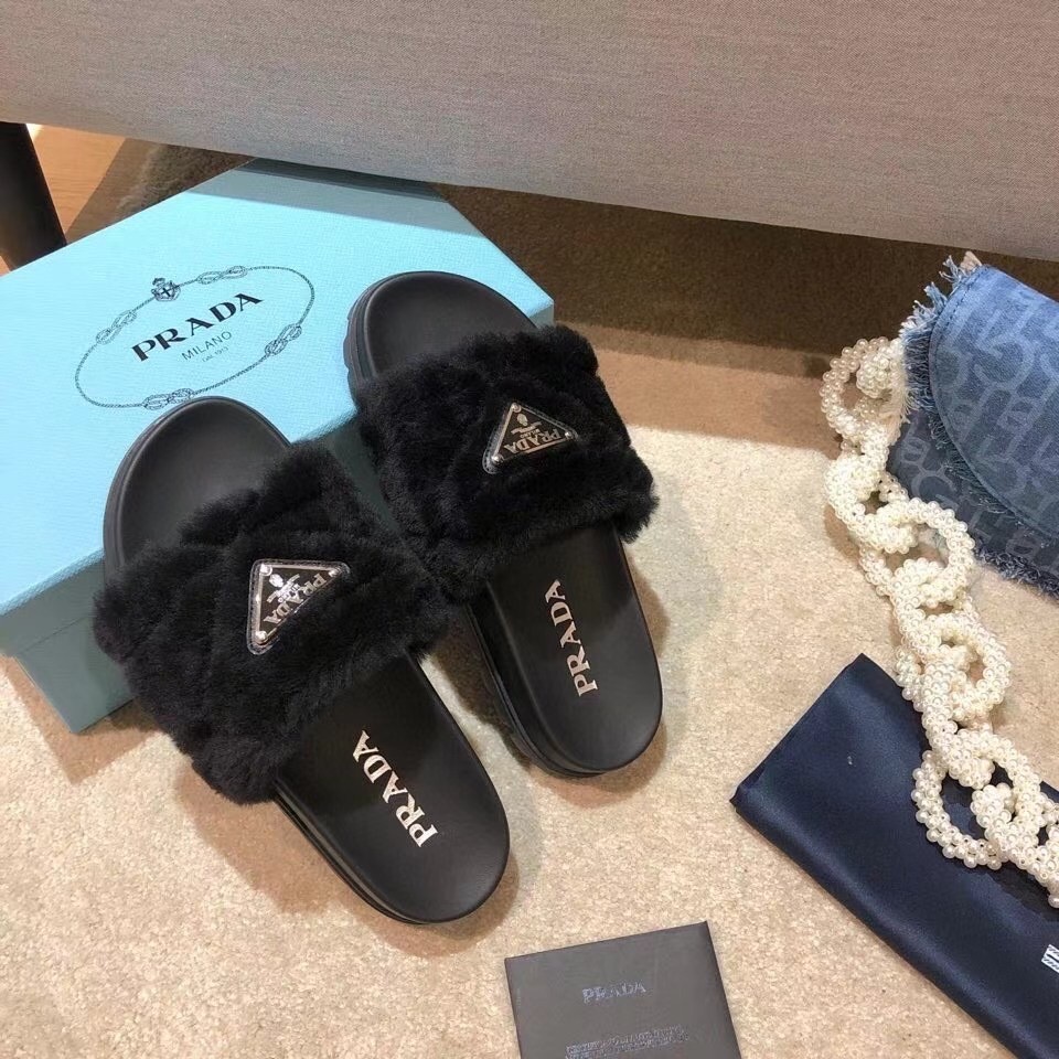 Prada Slide Slippers In Black Quilted Shearling