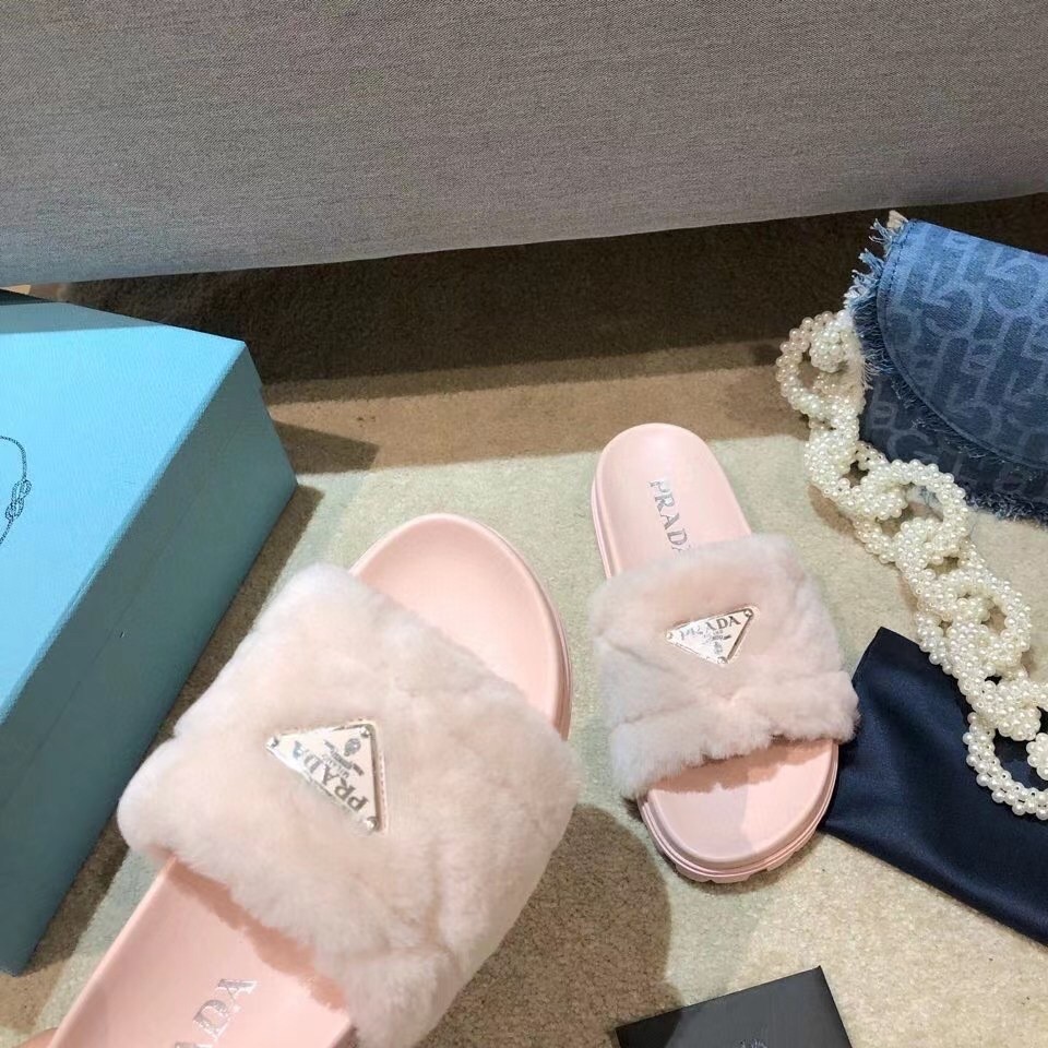 Prada Slide Slippers In Pink Quilted Shearling