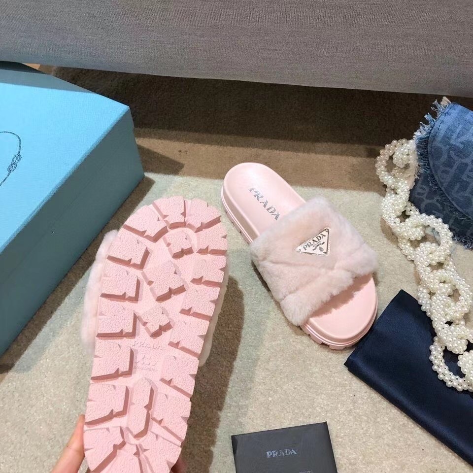 Prada Slide Slippers In Pink Quilted Shearling