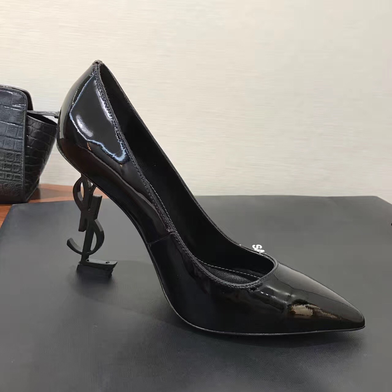 Saint Laurent Opyum 110 pump In Black Patent Leather