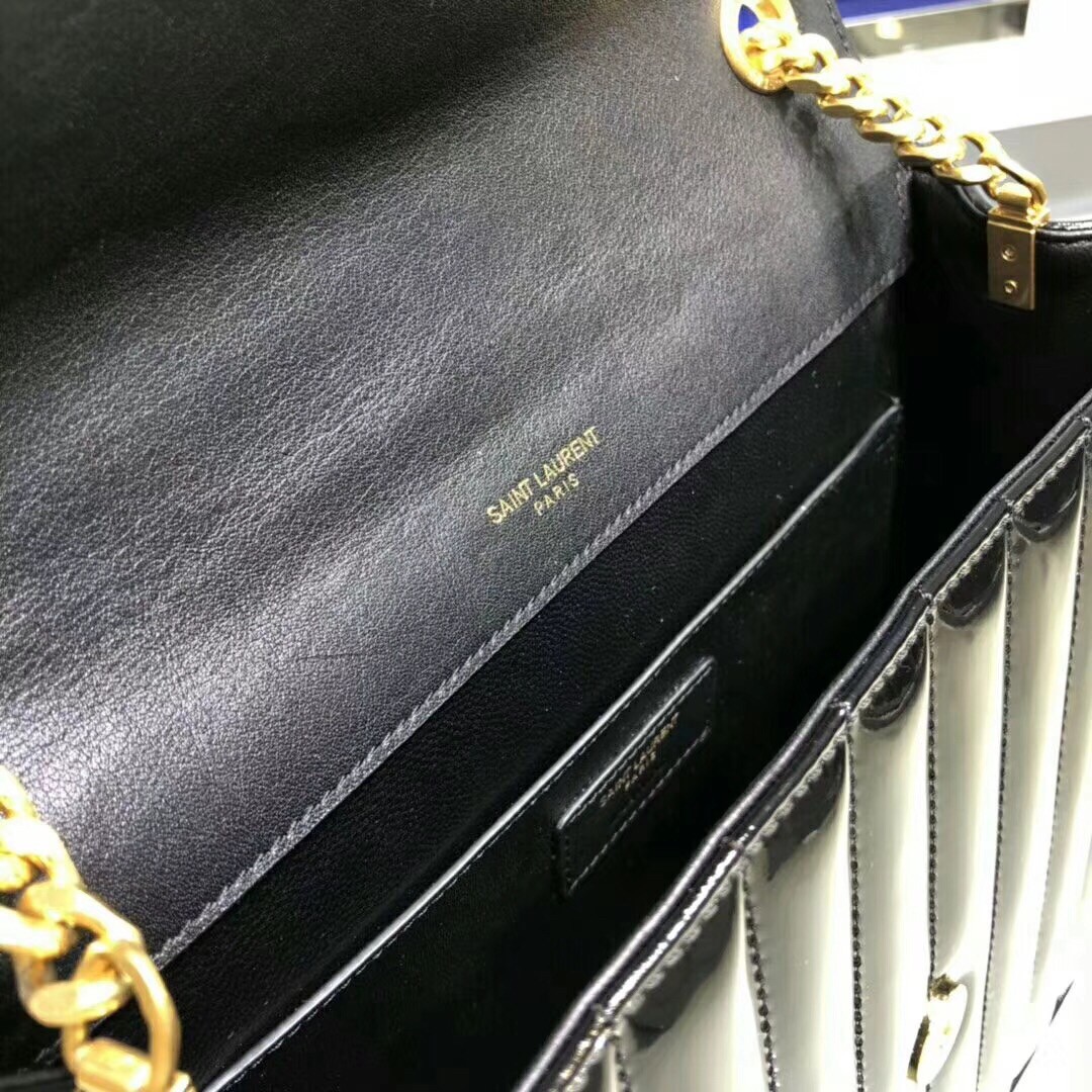 Saint Laurent Large Vicky Bag In Black Patent Leather