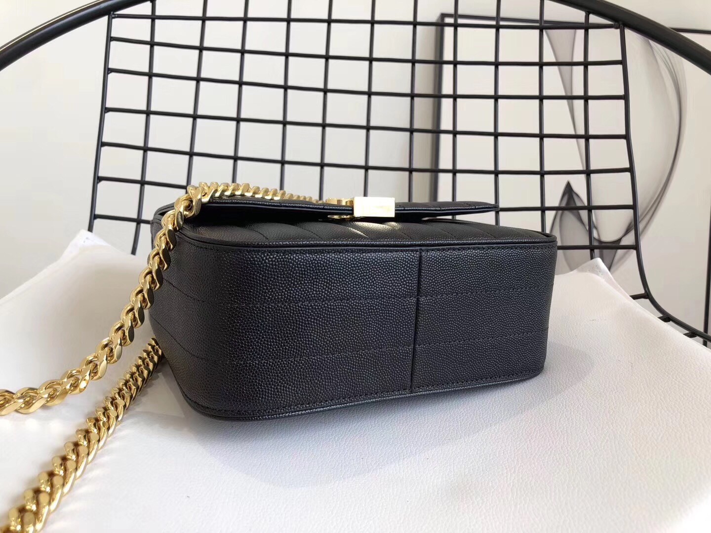 Saint Laurent Medium Vicky Bag In Black Grained Leather