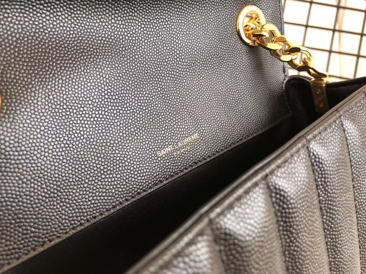 Saint Laurent Medium Vicky Bag In Black Grained Leather