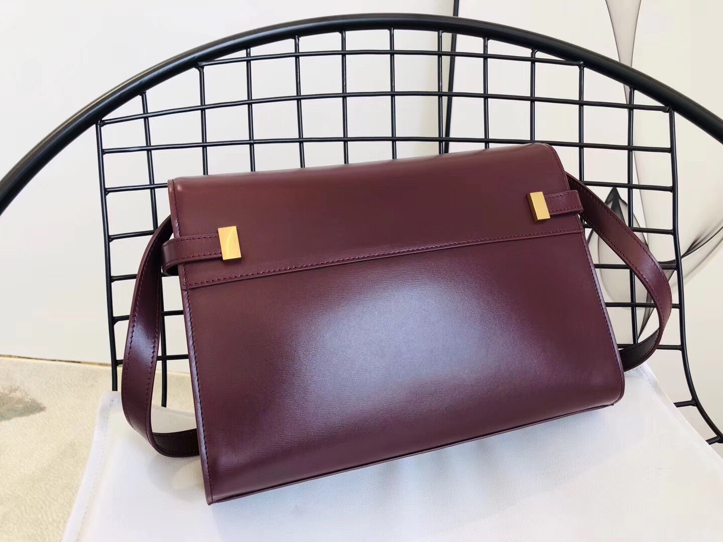 Saint Laurent Manhattan Baguette Bag In Bordeaux Leather