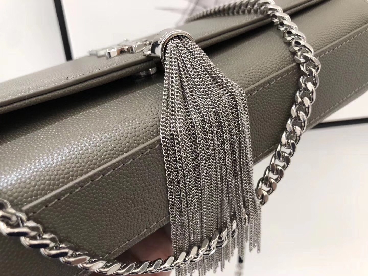 Saint Laurent Medium Kate Bag With Tassel In Grey Grained Leather