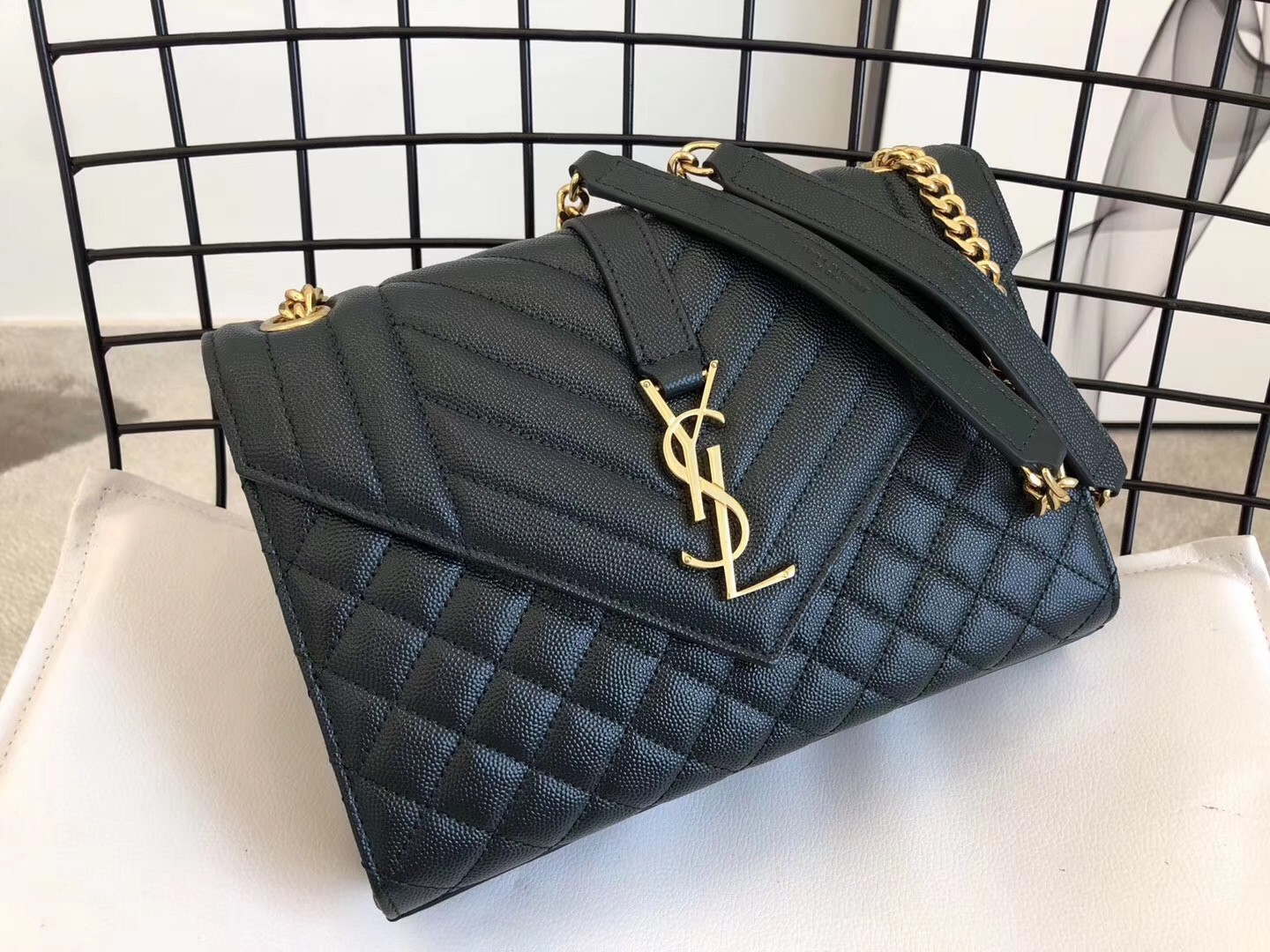 Saint Laurent Medium Envelope Bag In Dark Green Grained Leather