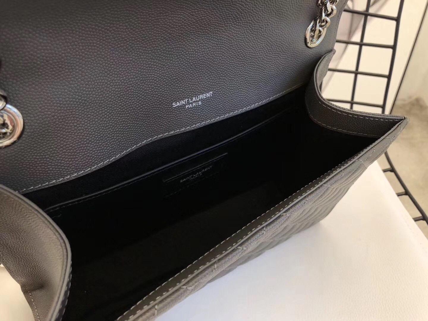 Saint Laurent Medium Envelope Bag In Grey Grained Leather