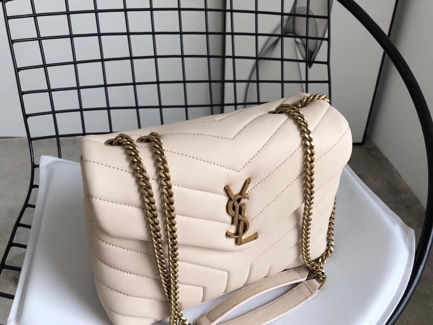 Saint Laurent Loulou Small Bag In Beige Matelasse Leather