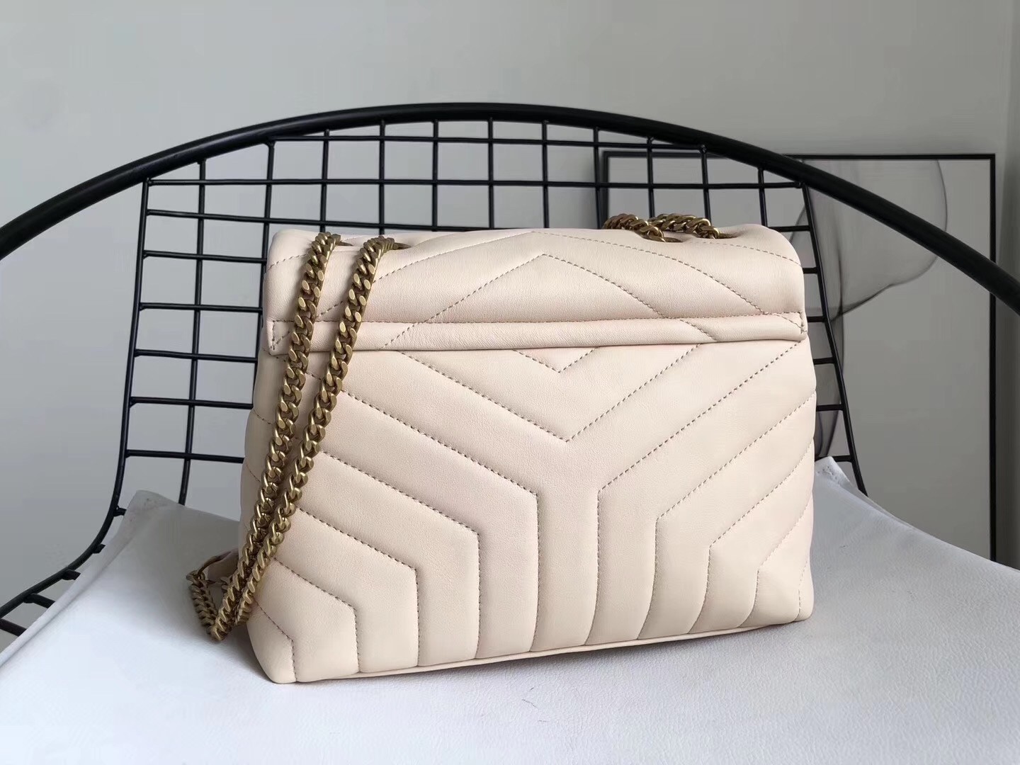 Saint Laurent Loulou Small Bag In Beige Matelasse Leather