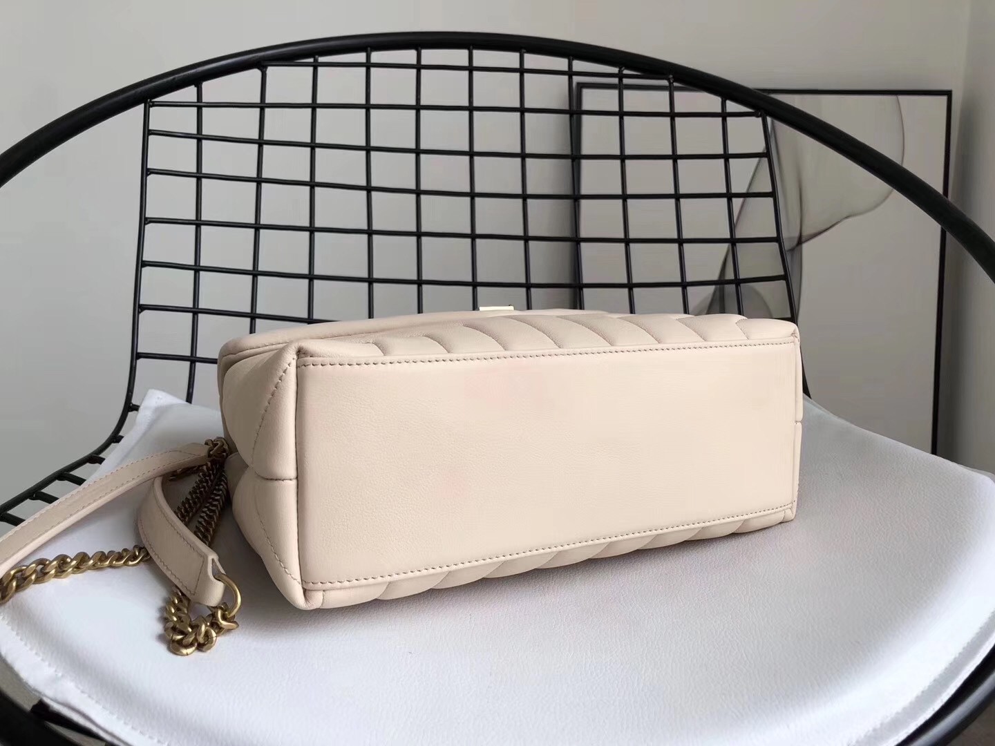 Saint Laurent Loulou Small Bag In Beige Matelasse Leather