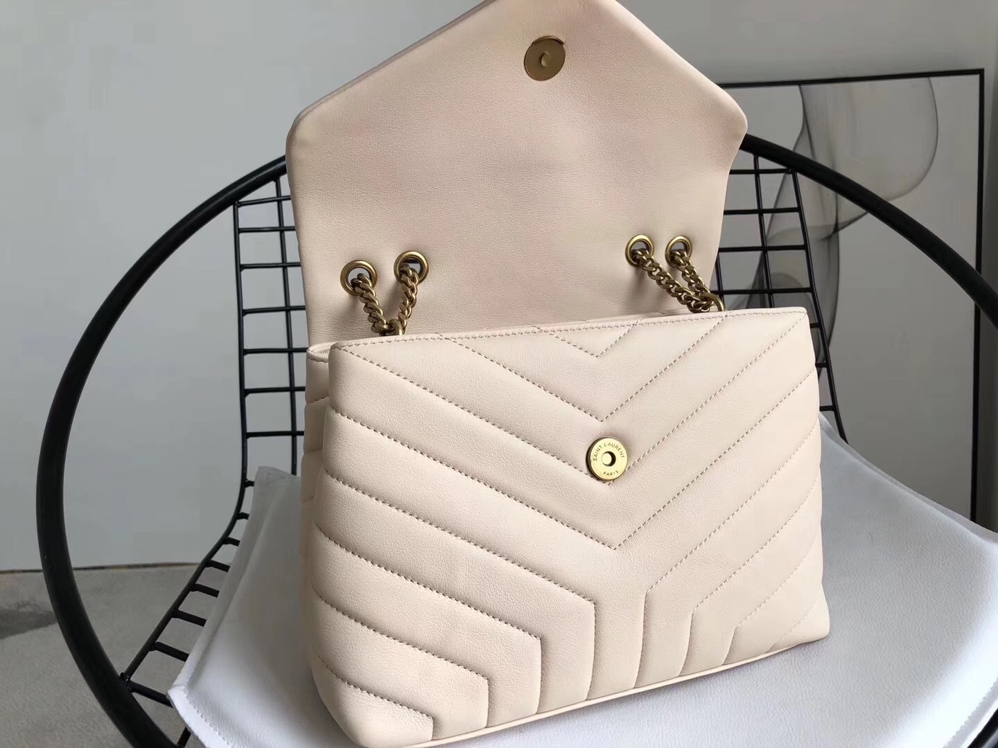 Saint Laurent Loulou Small Bag In Beige Matelasse Leather