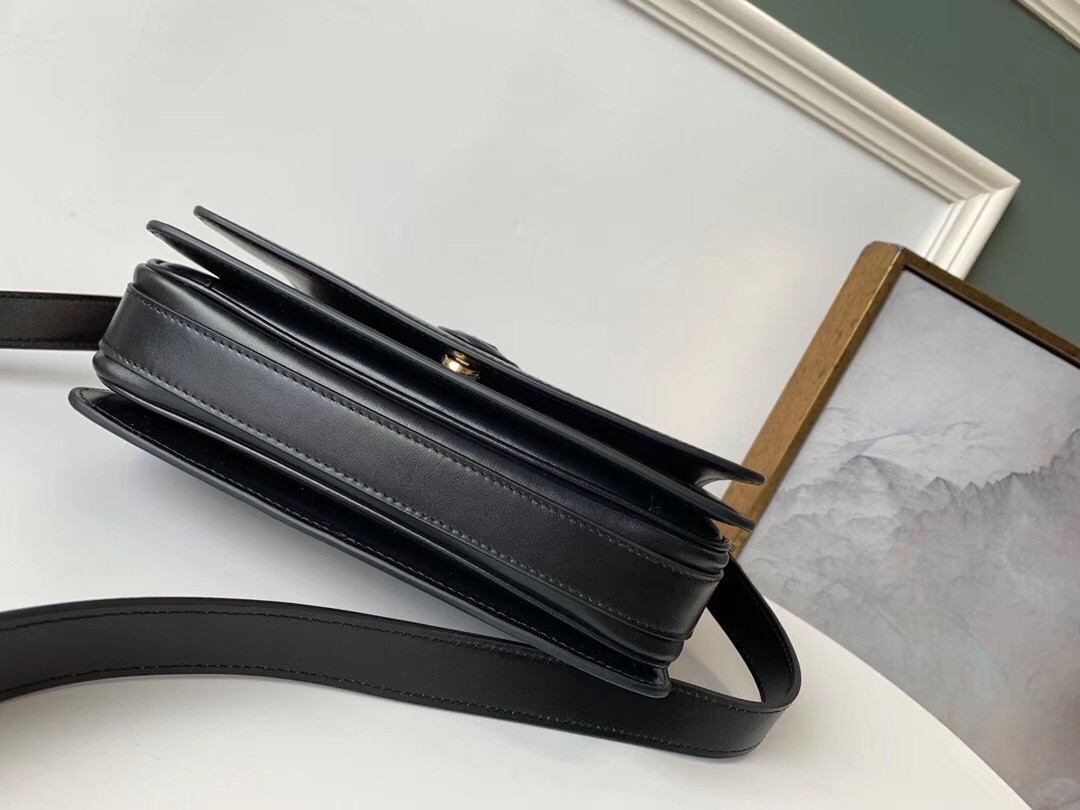 Saint Laurent LE 61 Medium Saddle Bag In Black Leather