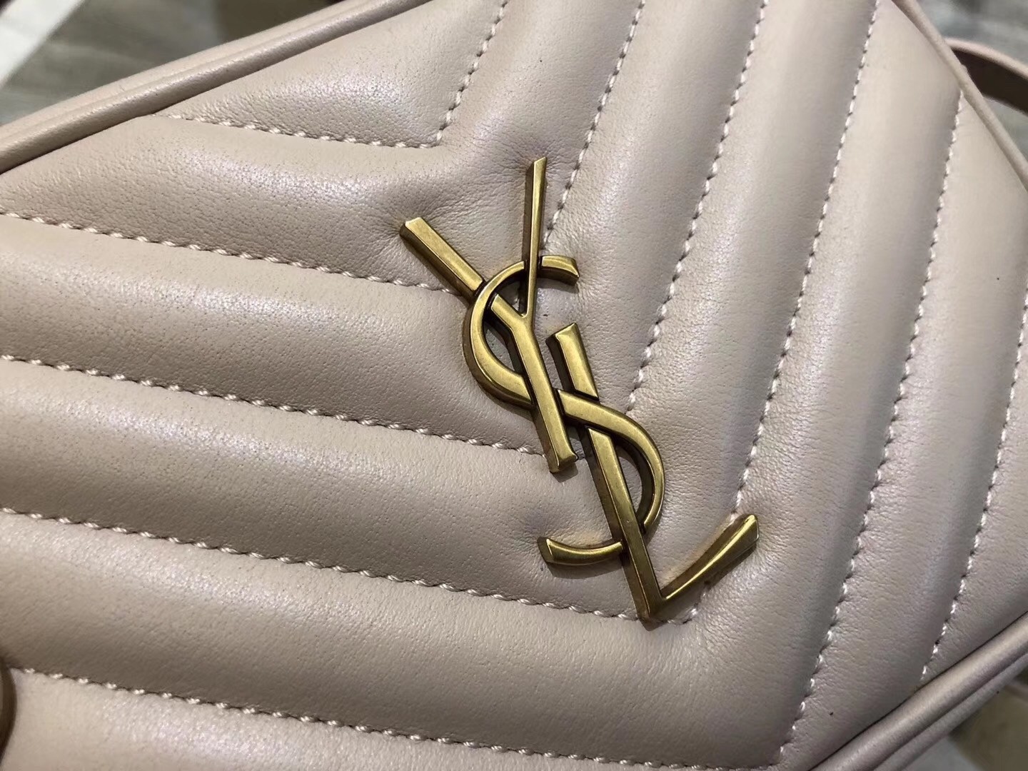 Saint Laurent Lou Belt Bag In Blanc Matelasse Leather