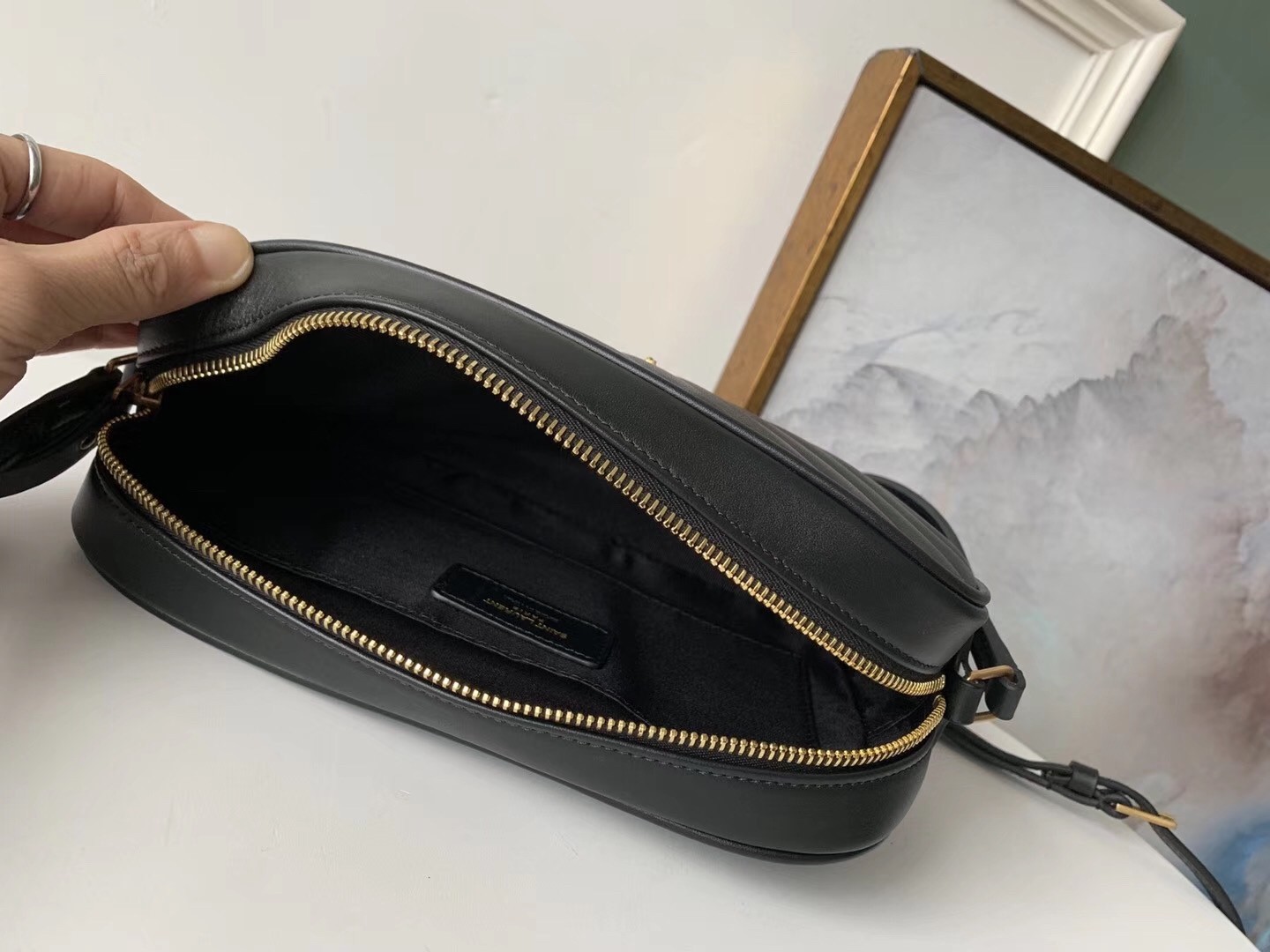 PO Saint Laurent Lou Camera Bag In Black Leather